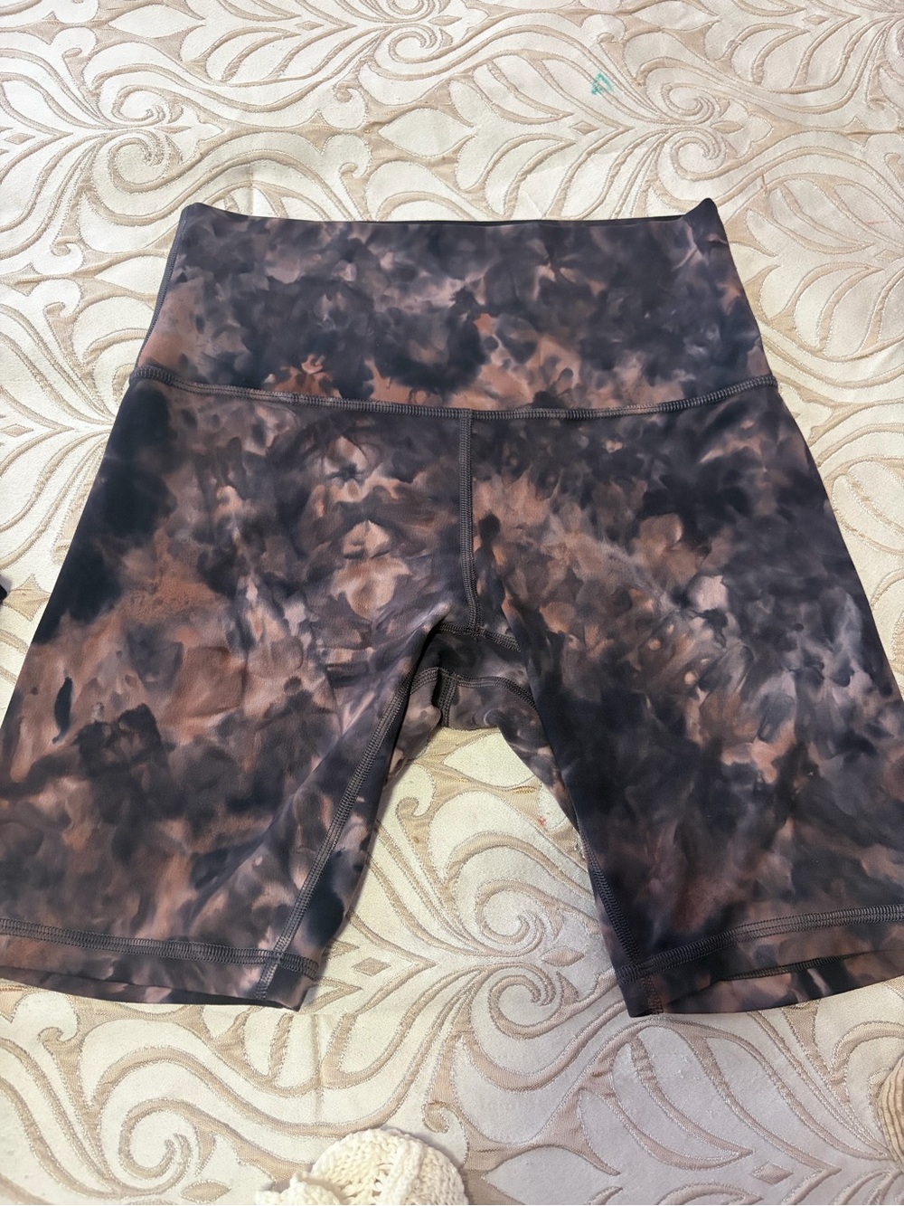 lululemon athletica Women’s Tie-Dye Bike Shorts - Black & Brown